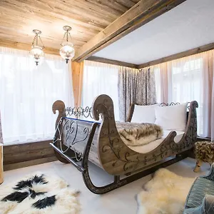 https://willa-tatiana-folk.zakopanehotels.org